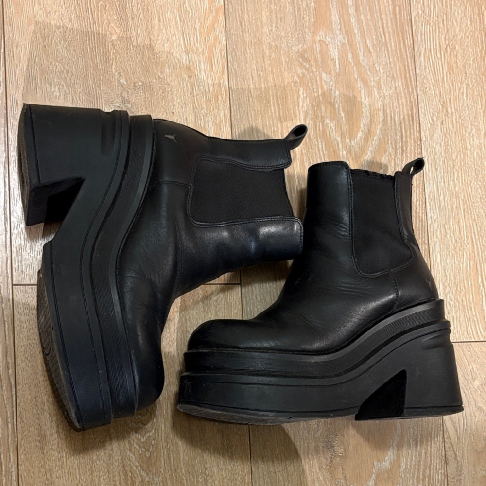 Windsor Smith Platform Chelsea Boots